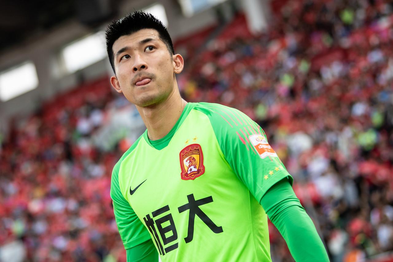 博主:大连人门将位置的头号目标是刘殿座,希望挺大