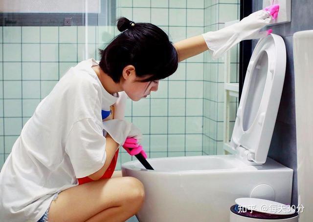 以前不懂:女人在家会常干这3件"傻事",对比下你有没有