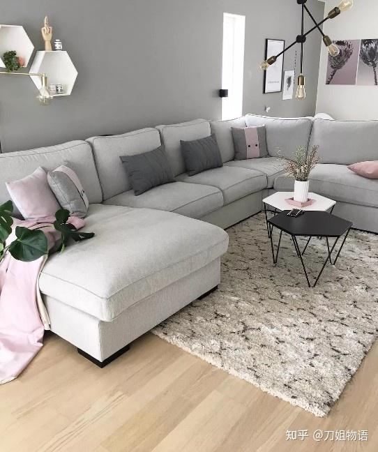 再来看一些地毯搭配杂图,找找感觉吧~这样用心的你,一定能购买到称心