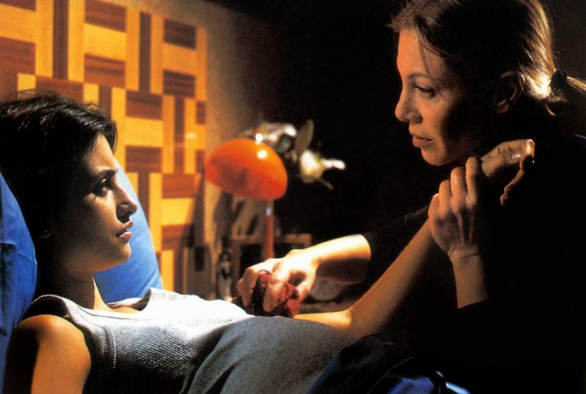 高潮来了,屏幕出现了一位不男不女的变装性工作者!这就是孩子他爸.