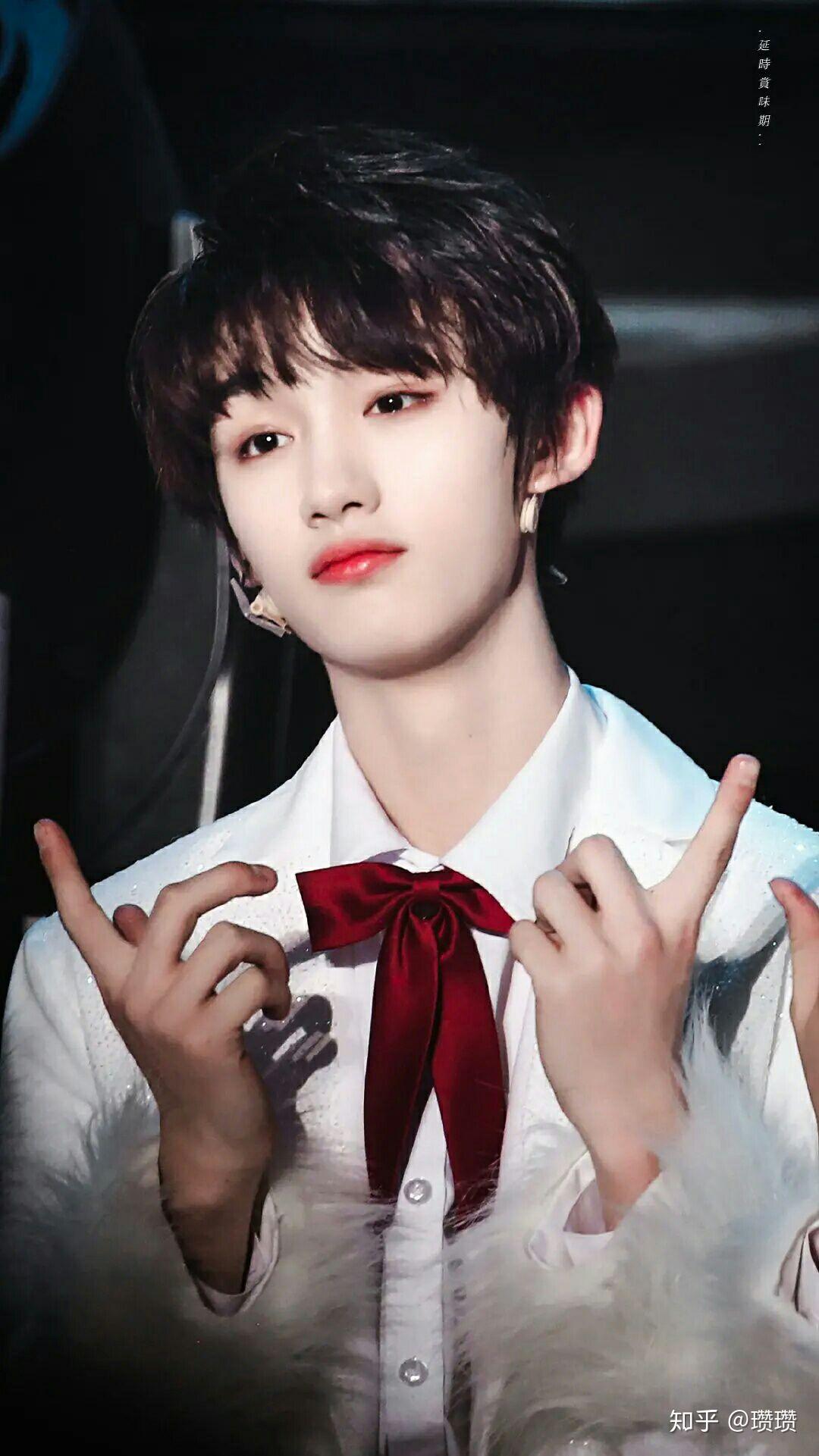 可以给我安利一些丁程鑫绝美照片吗? - 知乎
