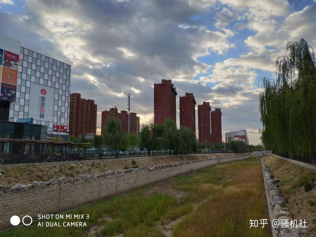 现在买小米8还是买mix3?