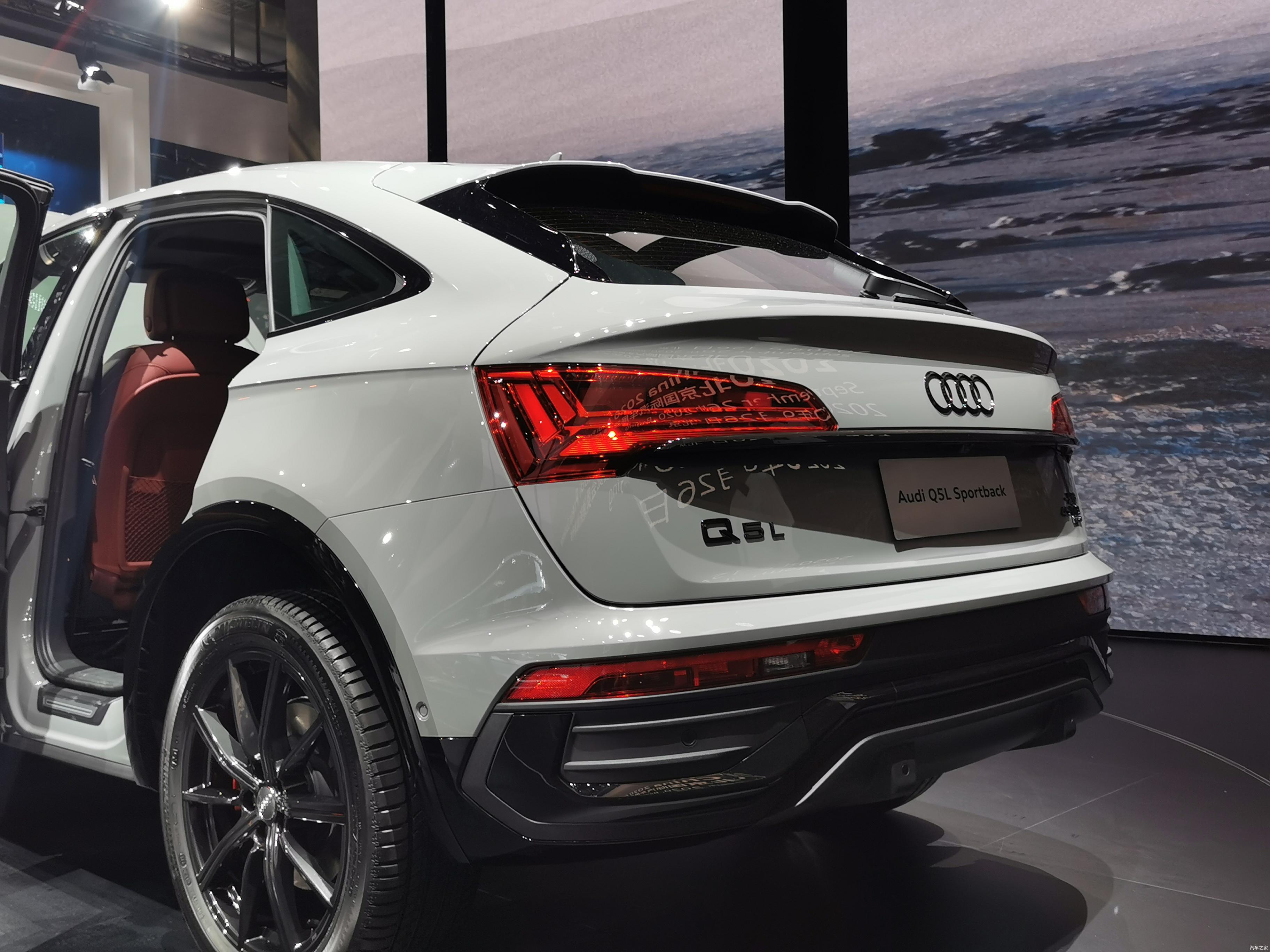 溜背造型oled尾灯保留全新奥迪q5lsportback首发