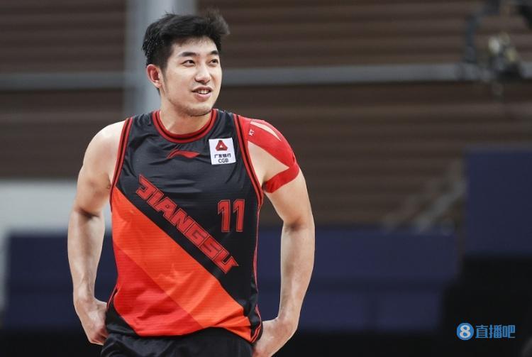 尽力了吴冠希17投11中得到24分11板最后时刻6犯离场