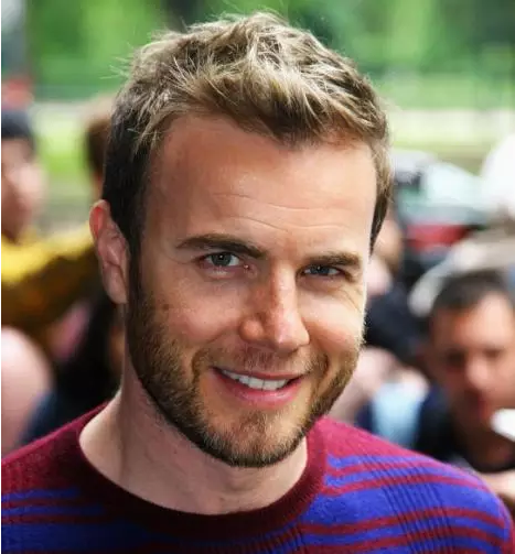 《蝙蝠侠》中的男星克里斯汀·贝尔,以一副酷炫的巴尔博式胡须造型示