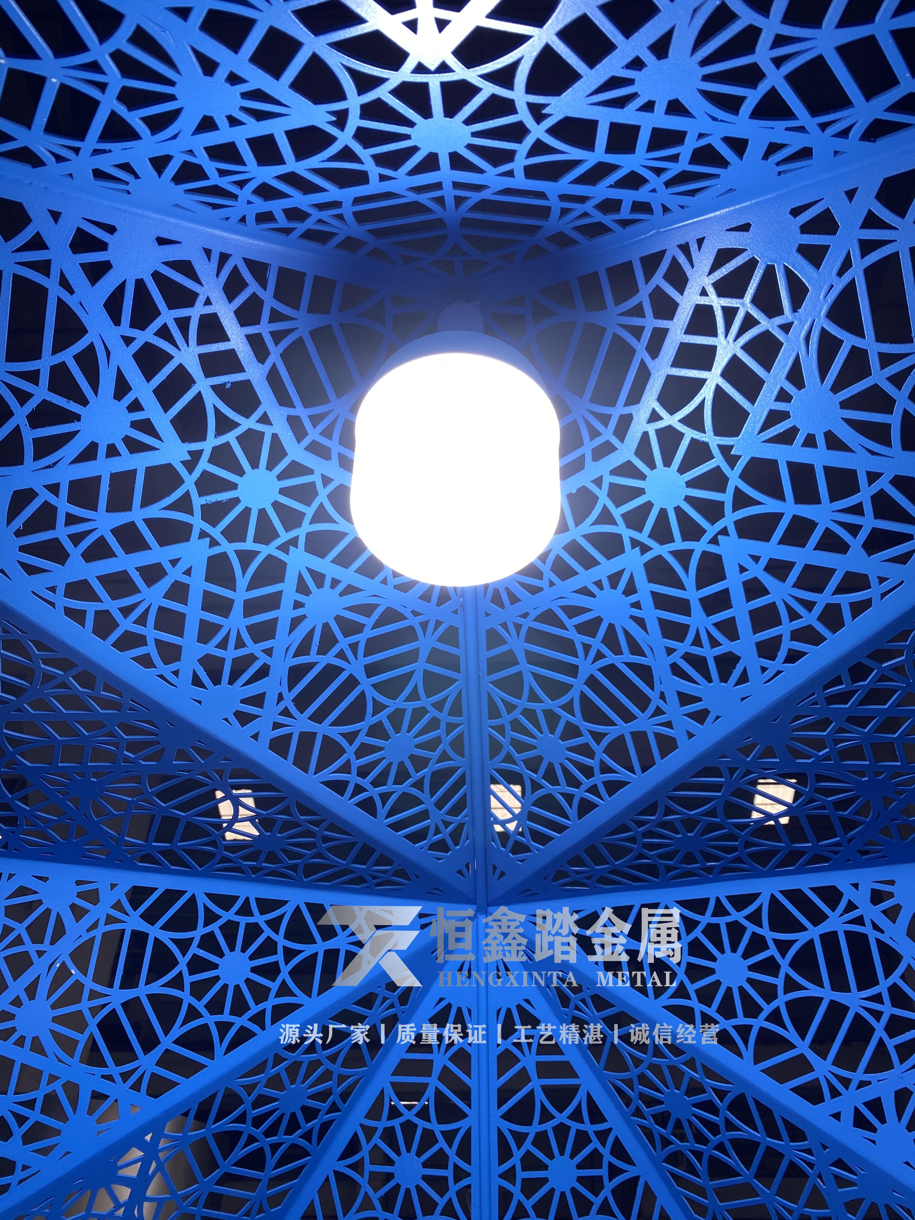 不锈钢发光镂空球雕塑 户外金属球灯光装置