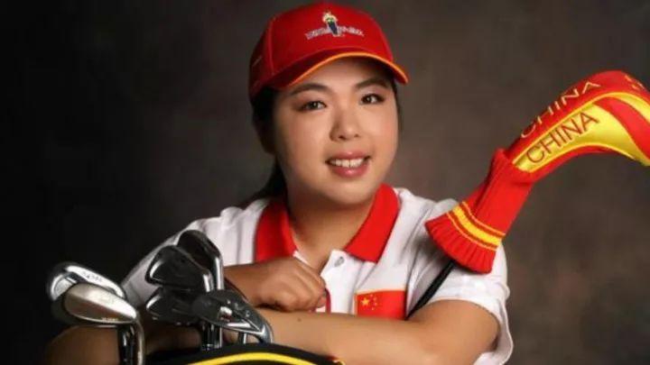 冯珊珊世界第一高尔夫球手最爱的竟是在赛场上吃牛肉条