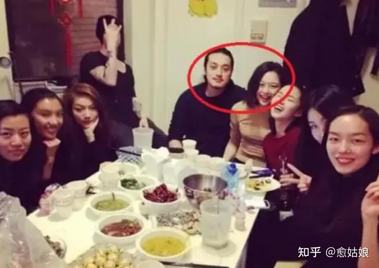 有没有人记得一对古早网红情侣? - 知乎