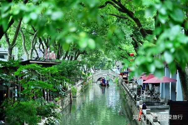 同裡主要景點有:退思園,計成故居,耕樂堂,侍御古坊,環翠山莊,明清街