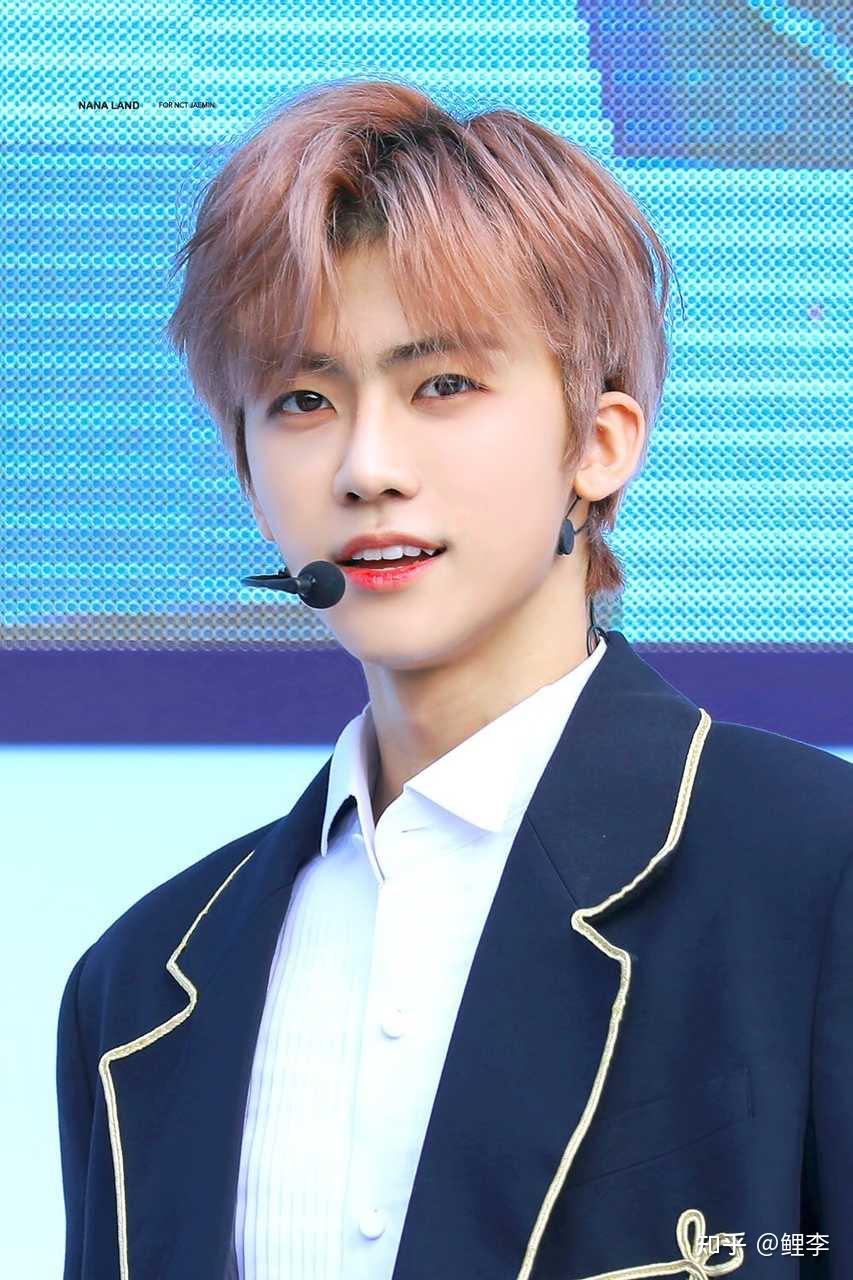 友友们给我安利几张kpop男idol神图养养眼