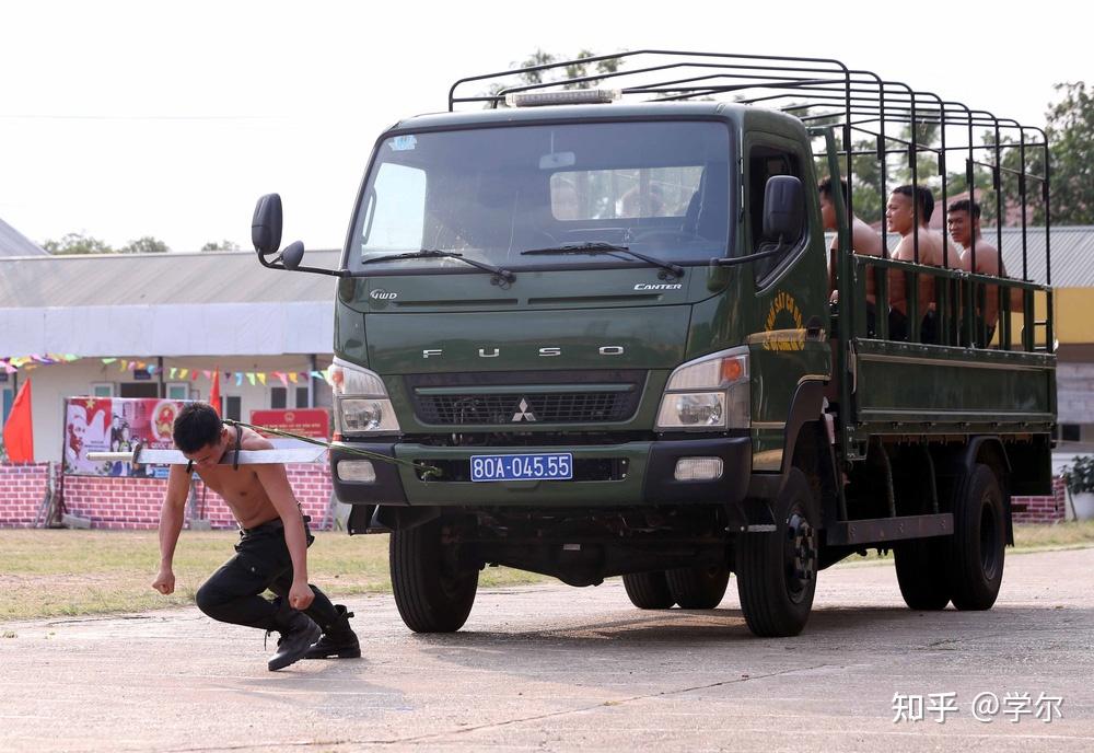 越南公安机动警察部队图片