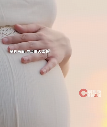 女子生产宫缩2小时仍坚持不打「无痛」，经验贴说打了之后会腰痛，真的吗？无痛可以在多大程度上减轻痛苦？