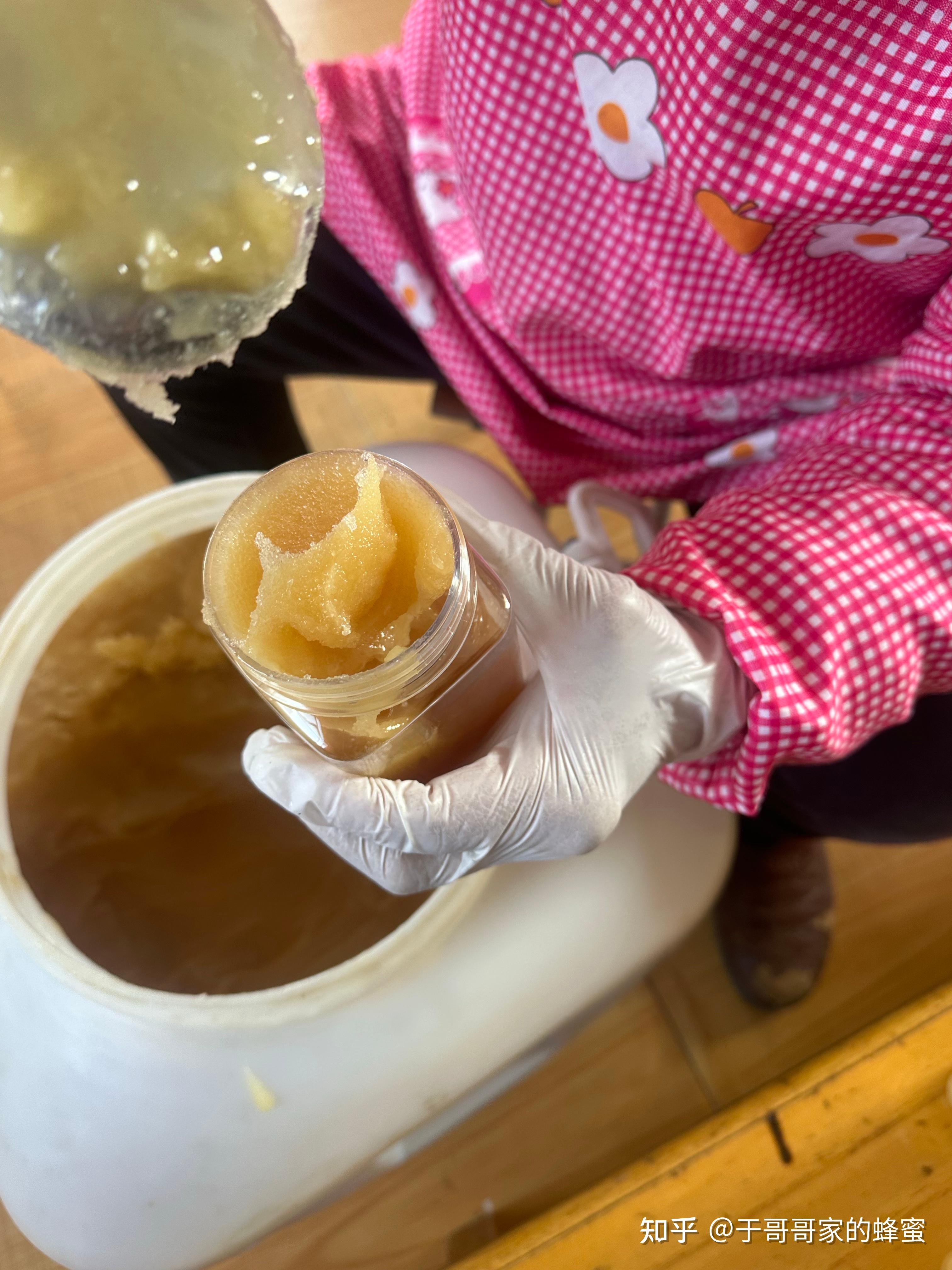 蜂蜜的含糖量高好还是含糖量低好(蜂蜜含糖份高吗) 蜂蜜的含糖量高好还是含糖量低好(蜂蜜含糖份高吗)