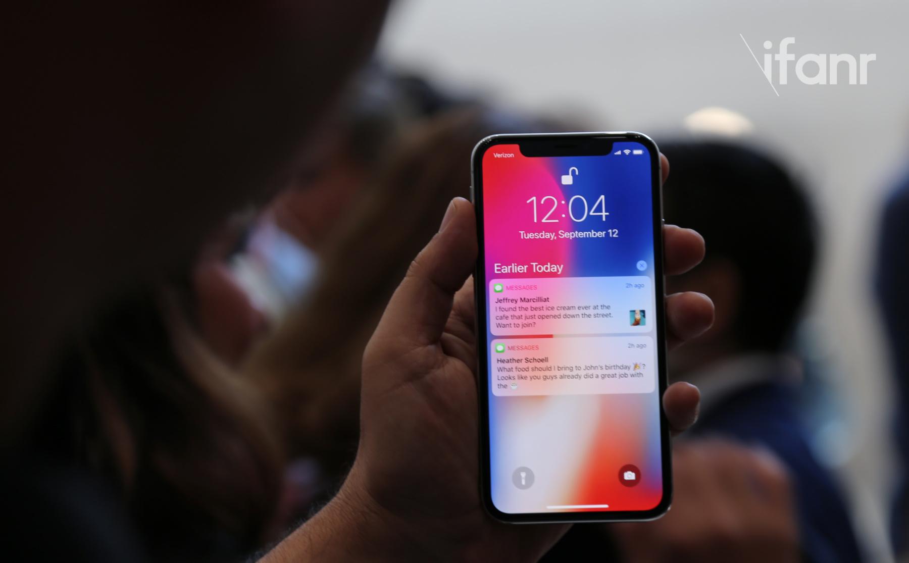 手机脸部识别怎样操作 v2-915e12ecfc9f4749eeaf0c37b0dc1144_r.jpg