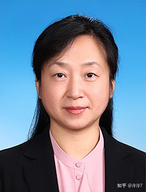 区委常委,常务副区长:李妍章建伟,男,汉族,1973年1月生,大学,中共党员