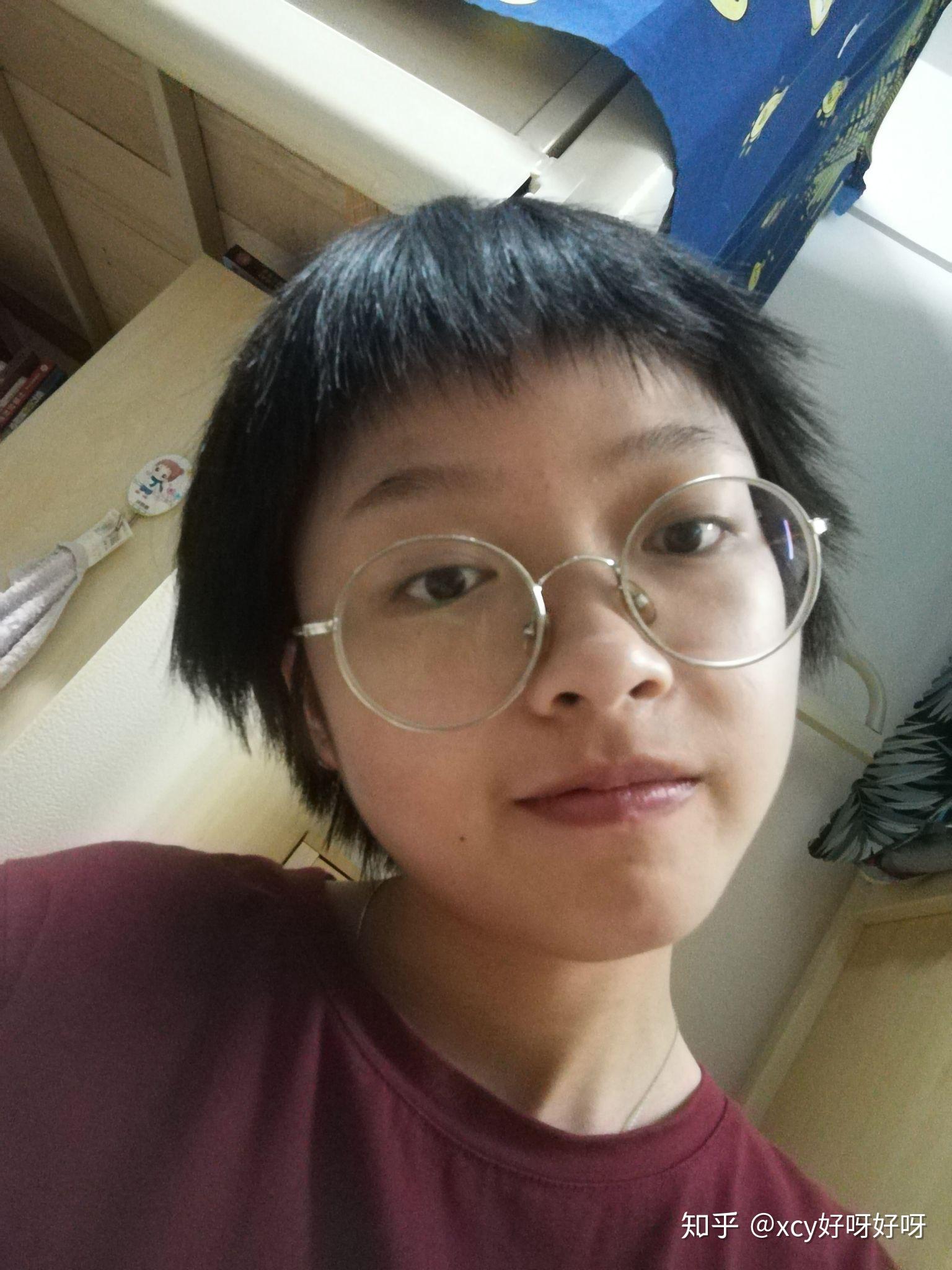 少年感短发女圆脸 v2-91829f02648ad1176e10e0aa6a82d394_r.jpg