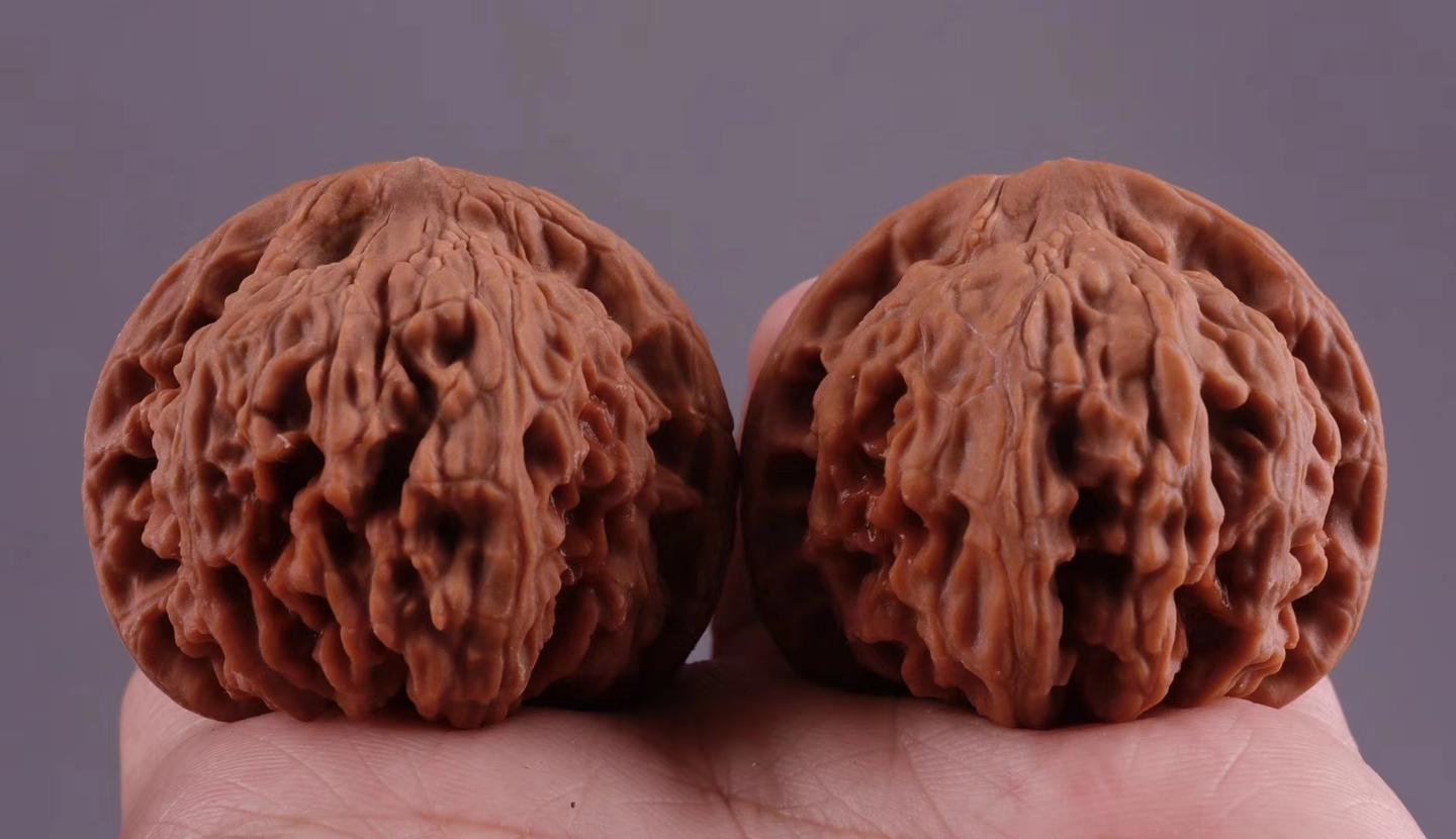 文玩核桃红狮子盘红的这么快让其他文玩核桃怎么追