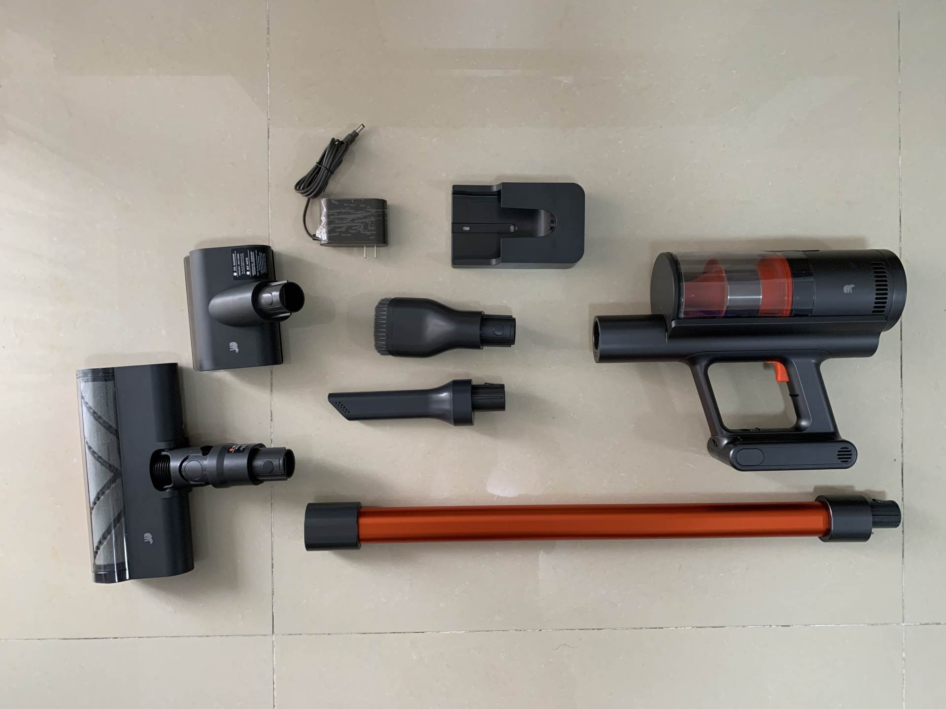 大不如前,这是因为长期使用后,吸尘器内部积聚了大量的灰尘堵塞了滤网