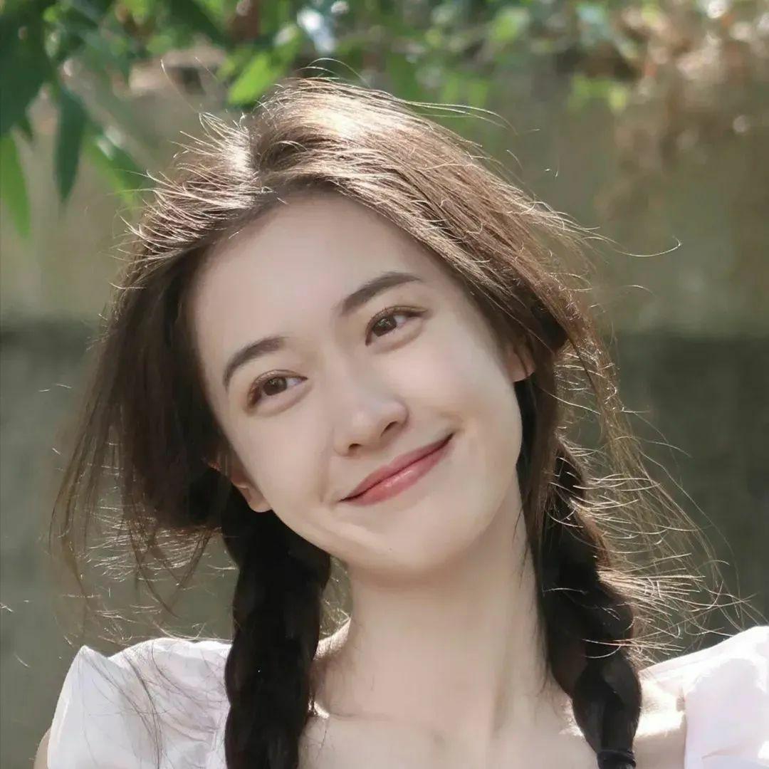 有没有笑得治愈的美女头像