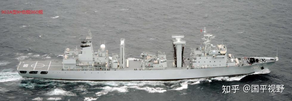 登陆舰988号沂蒙山舰,满载5000吨级的072a型坦克登陆舰911号天柱山舰