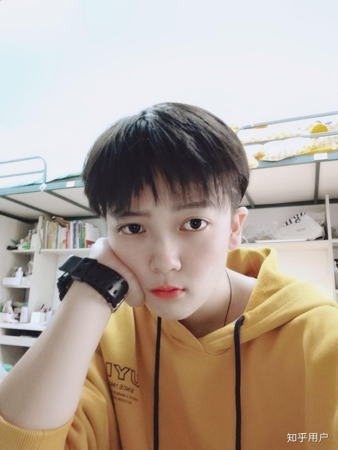 头发多的女生可以剪男生一样的短发(中性风)那吗? - 知乎