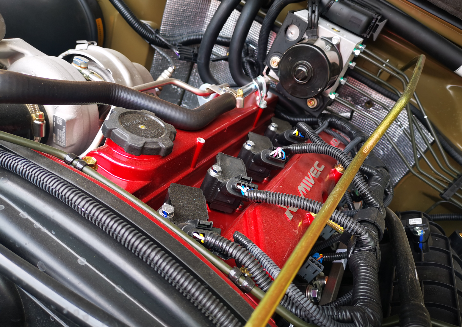 相比之下,即使有涡轮增压加持仍然需要2000转才能出力的4k22d4t在低扭