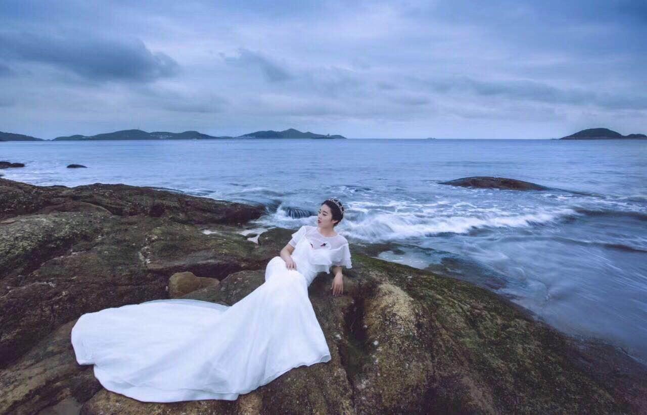 婚纱照大海_大海手机壁纸(2)