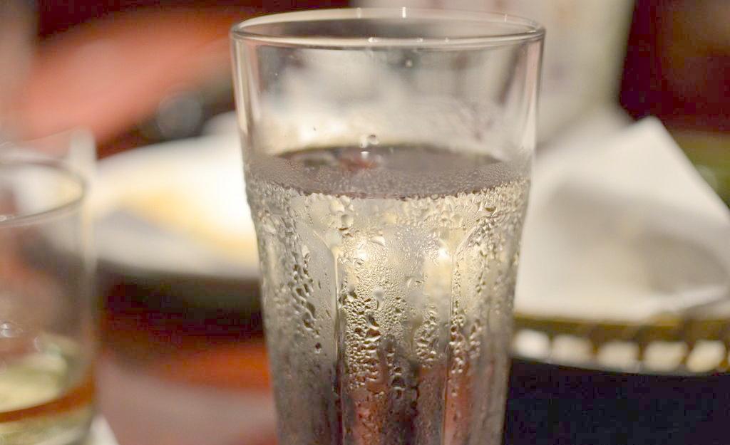 一年四季只供应冰水的饭馆