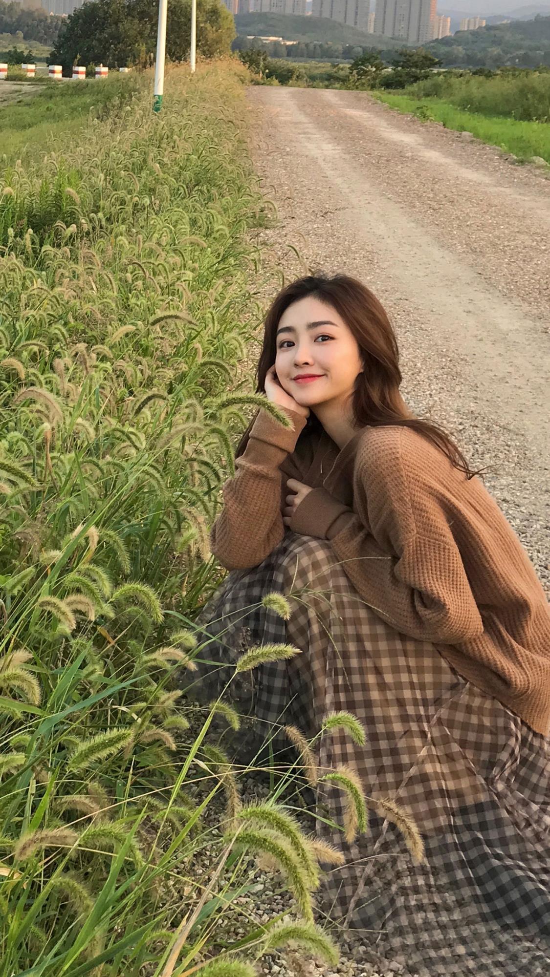 有哪些好看的全面屏手机壁纸或微信聊天背景图片