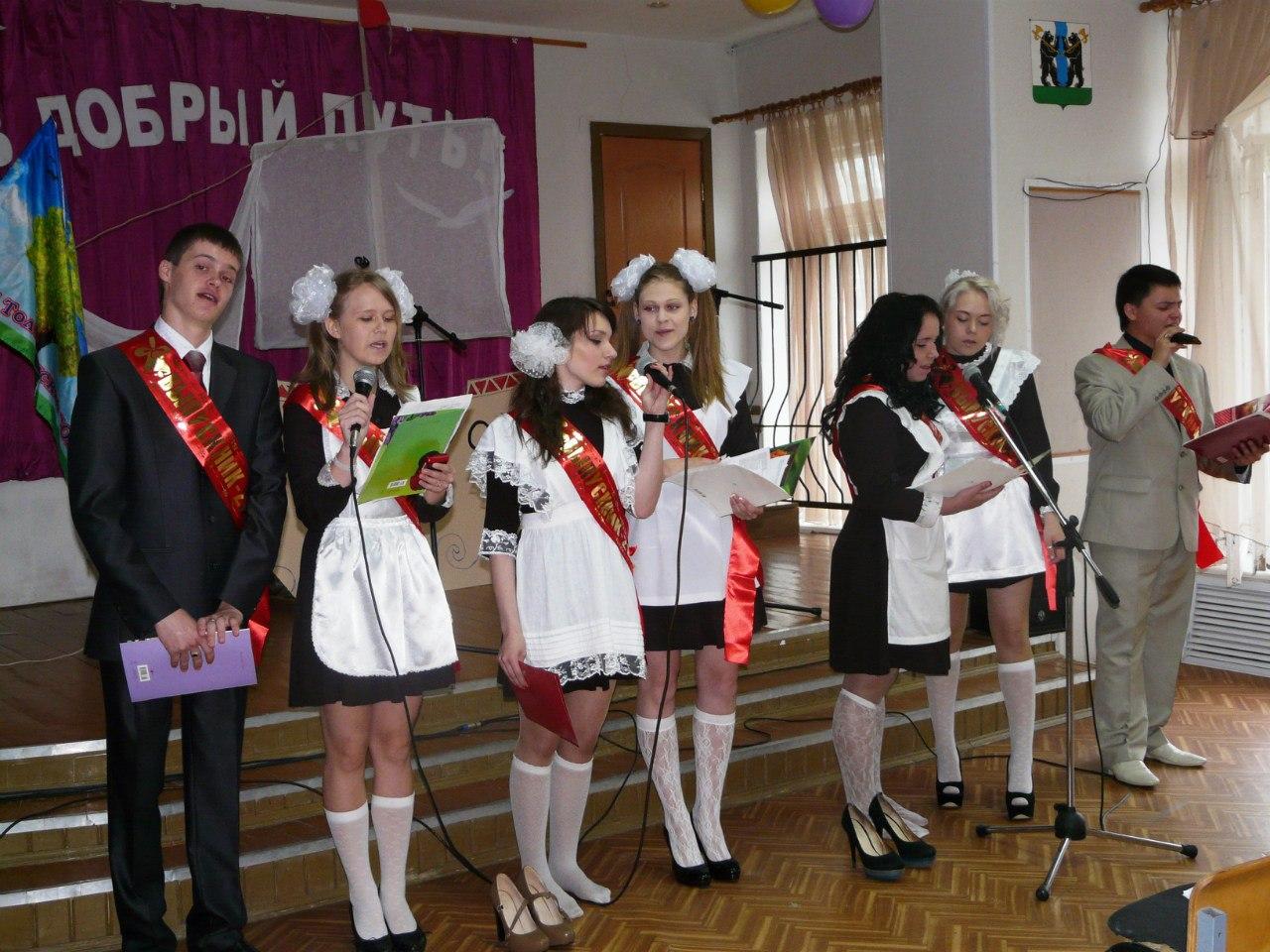 俄罗斯的校服真的女仆装吗? - 知乎