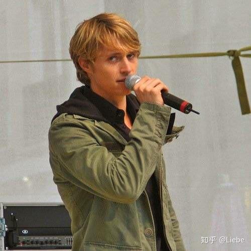 有谁可以详细介绍卢美人lukasperman么