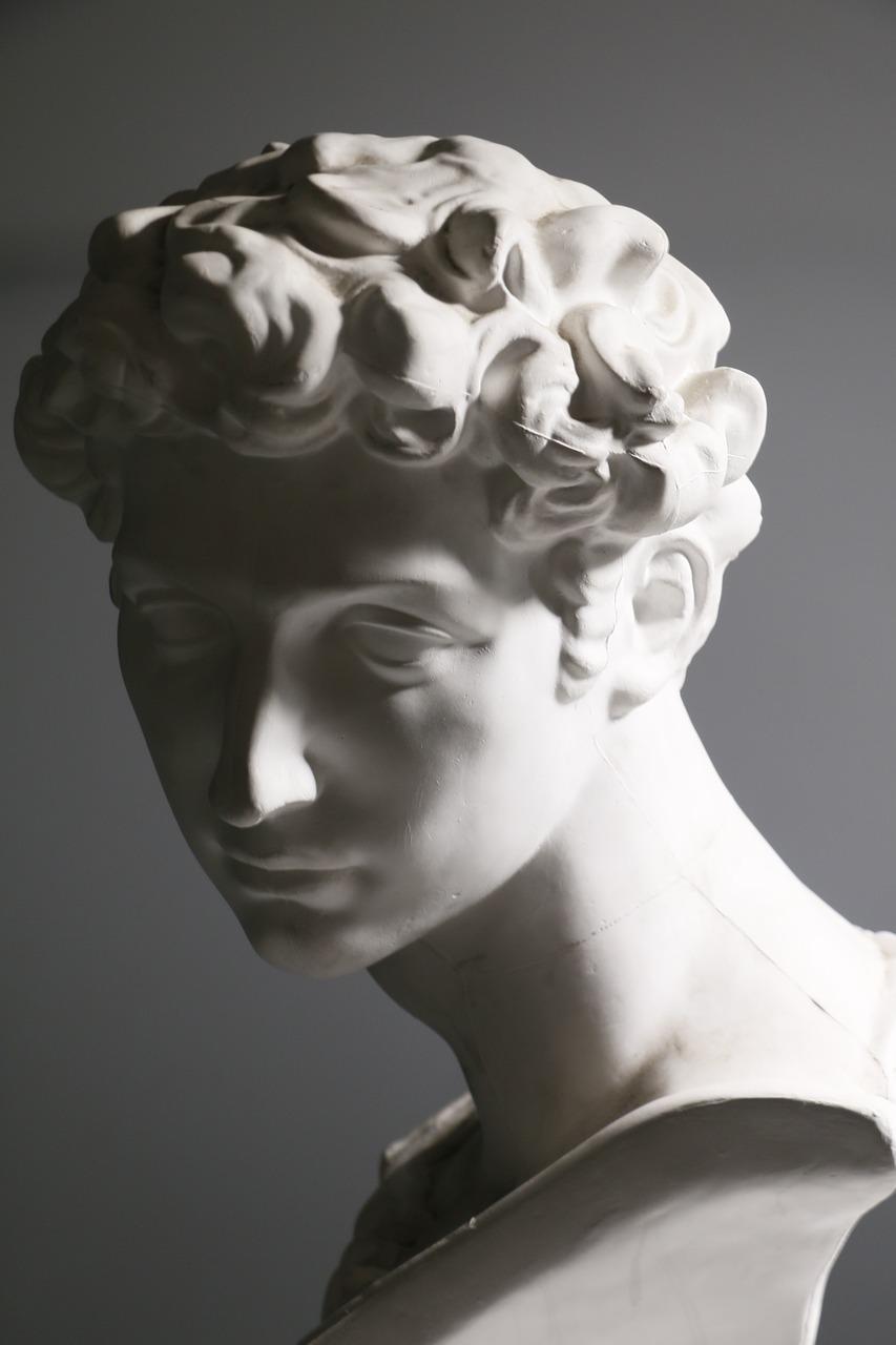 2. 雕塑污渍去除