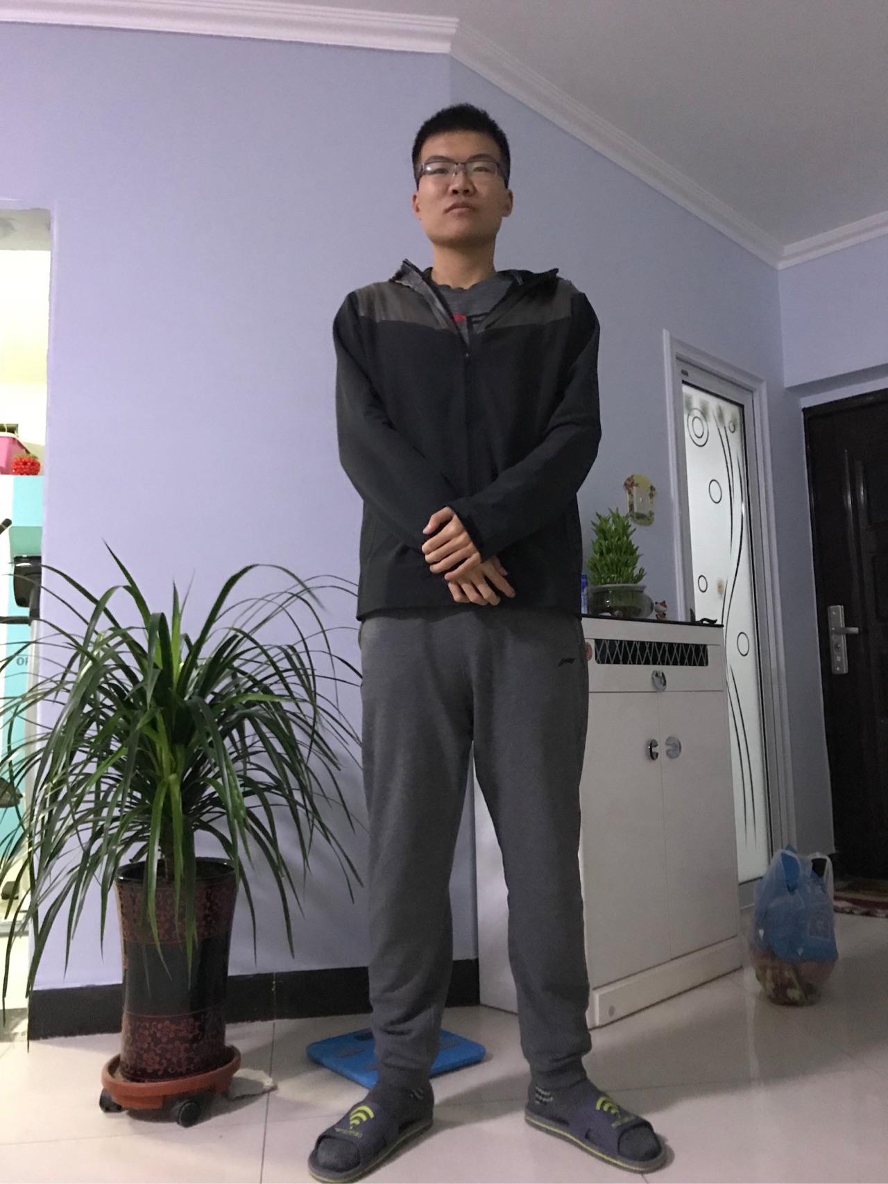 身高190以上的男生怎么吸引异性找女朋友?