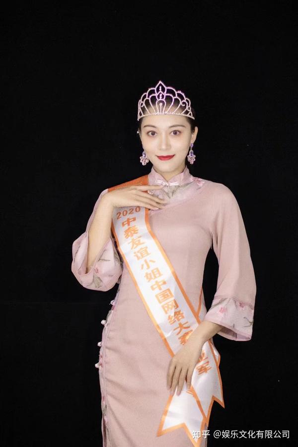 性感美人杨芳芳：一顾倾人城，再顾倾人国，宁不知倾城与倾国 知乎