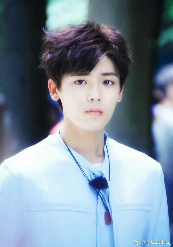 如何评价侯明昊的颜值?-侯明昊人品怎么样