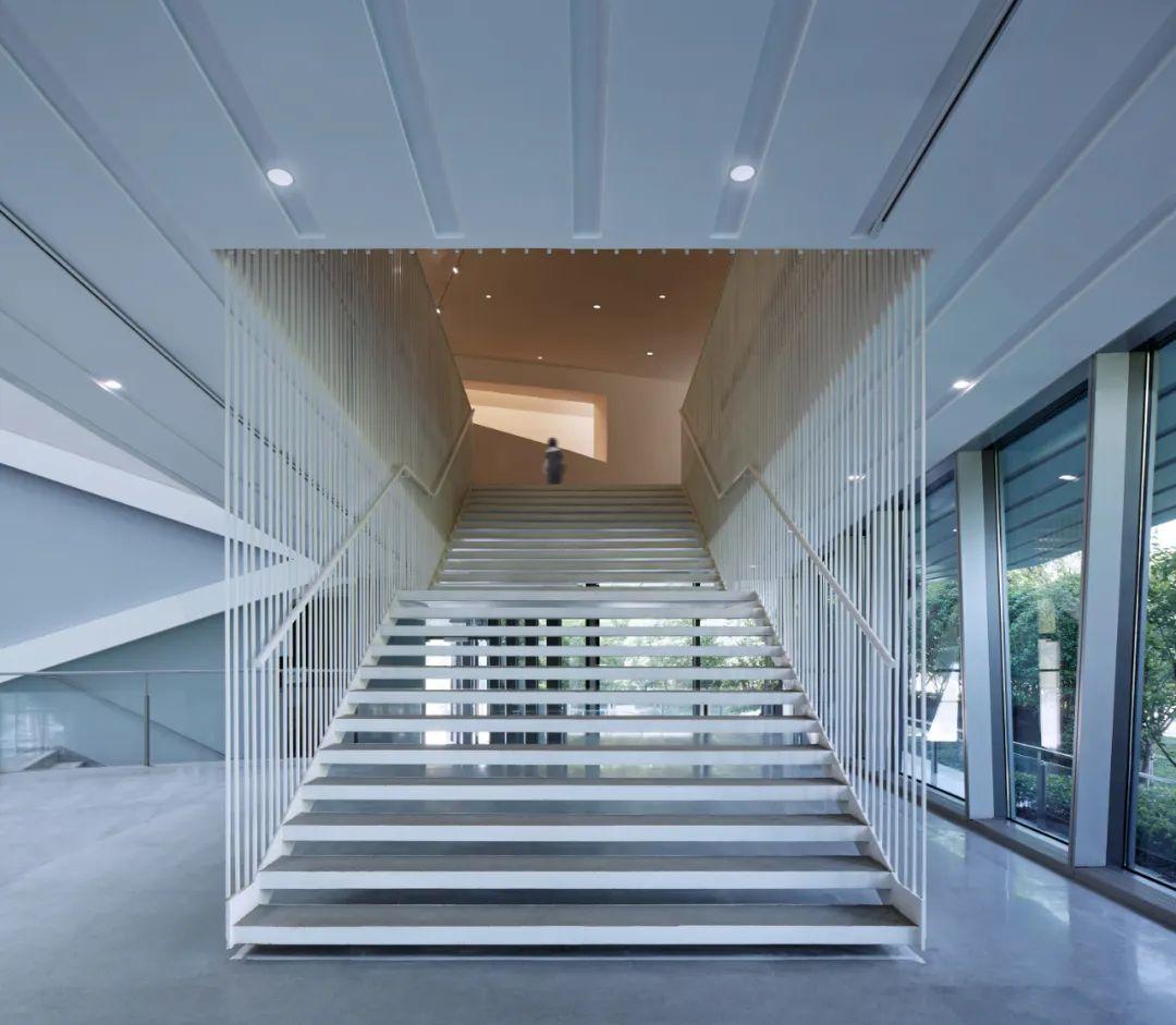 绿荫环绕的上海绿谷艺术中心