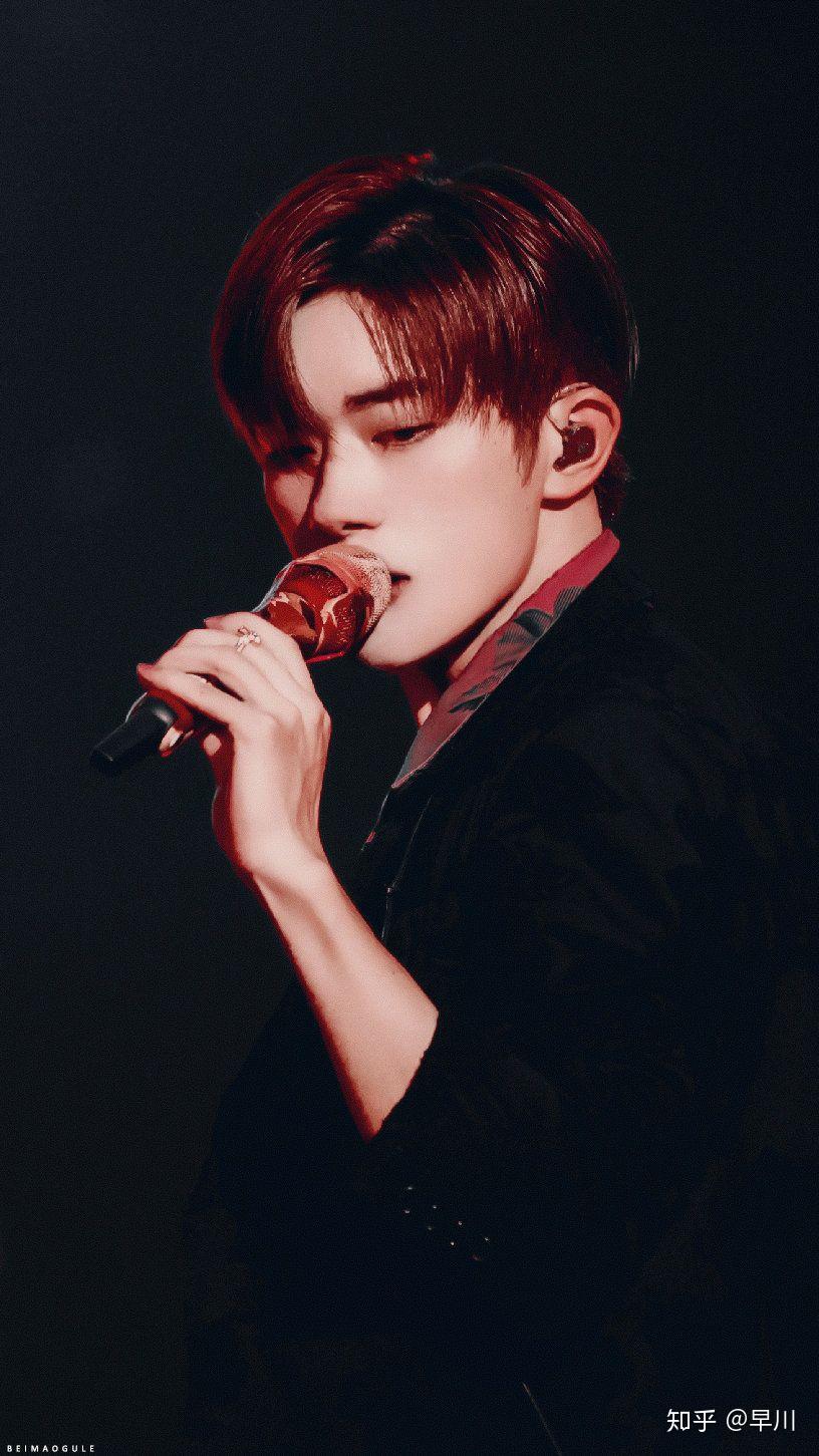 易烊千玺有哪些出圈神图? - 知乎