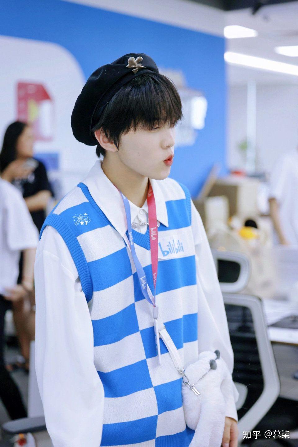 创4里面唱歌很好听的vocal张星特以前是个什么样的人,有没有黑料,可以