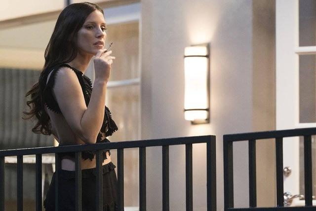 《茉莉牌局》:关于摧毁和掌控的游戏