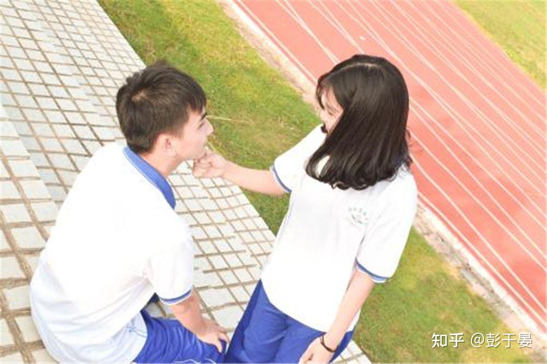 初中到底能不能谈恋爱