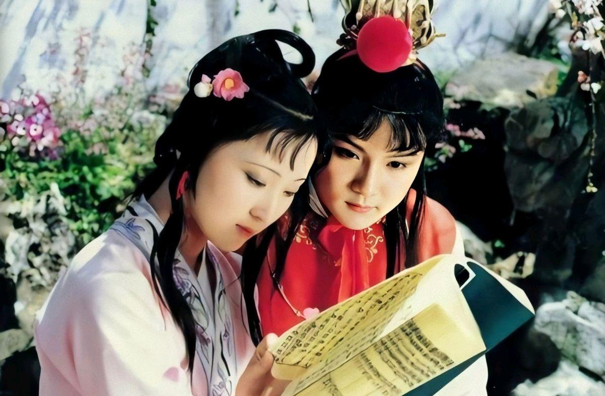 红楼梦在哪里体现了反封建