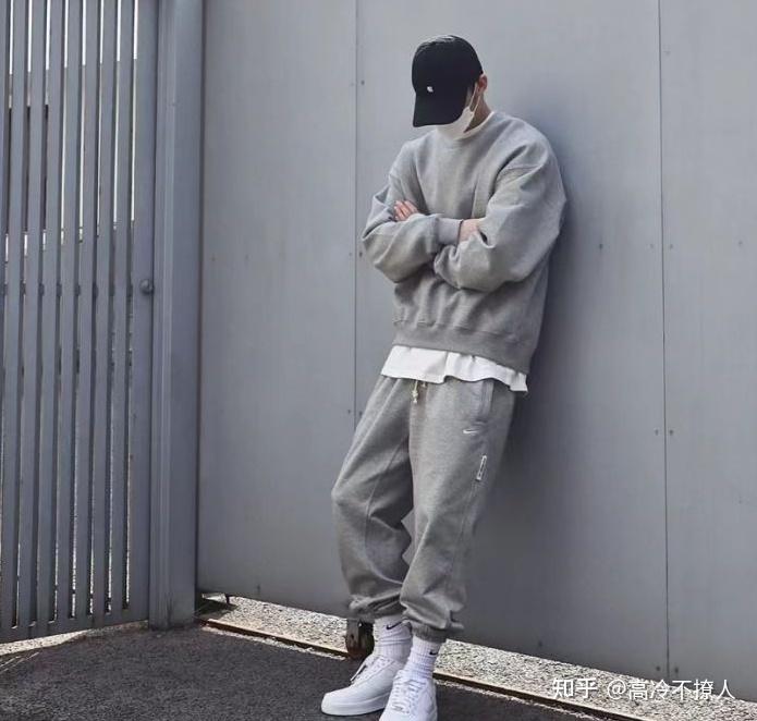 脸皮开始研究男生美白说实话,三个月时间,用完照镜子的瞬间我都被自己