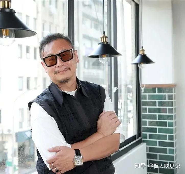 张世:与妻子恋爱长跑,演技封神也曾被封杀,59岁隐居是隐形富豪 - 知乎