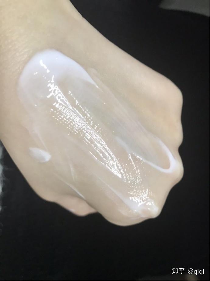 天天涂美白身体乳会变白吗(每天涂抹身体乳会让皮肤变白吗)
