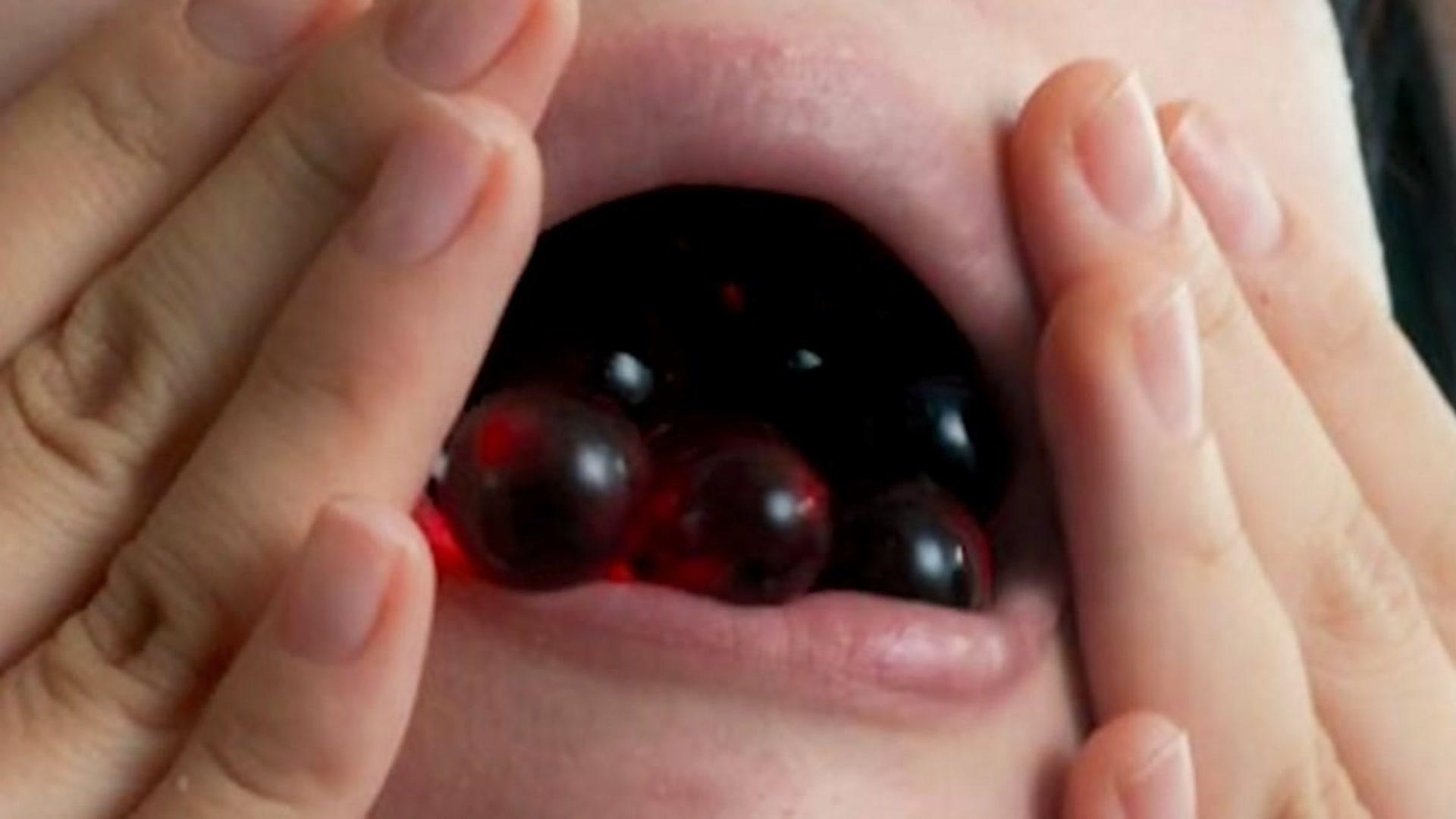 日本脑洞片相传遇到不干净的东西手臂上就会长出恐怖的皮疹