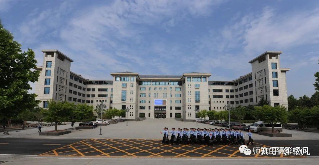 河南警察学院大门图片