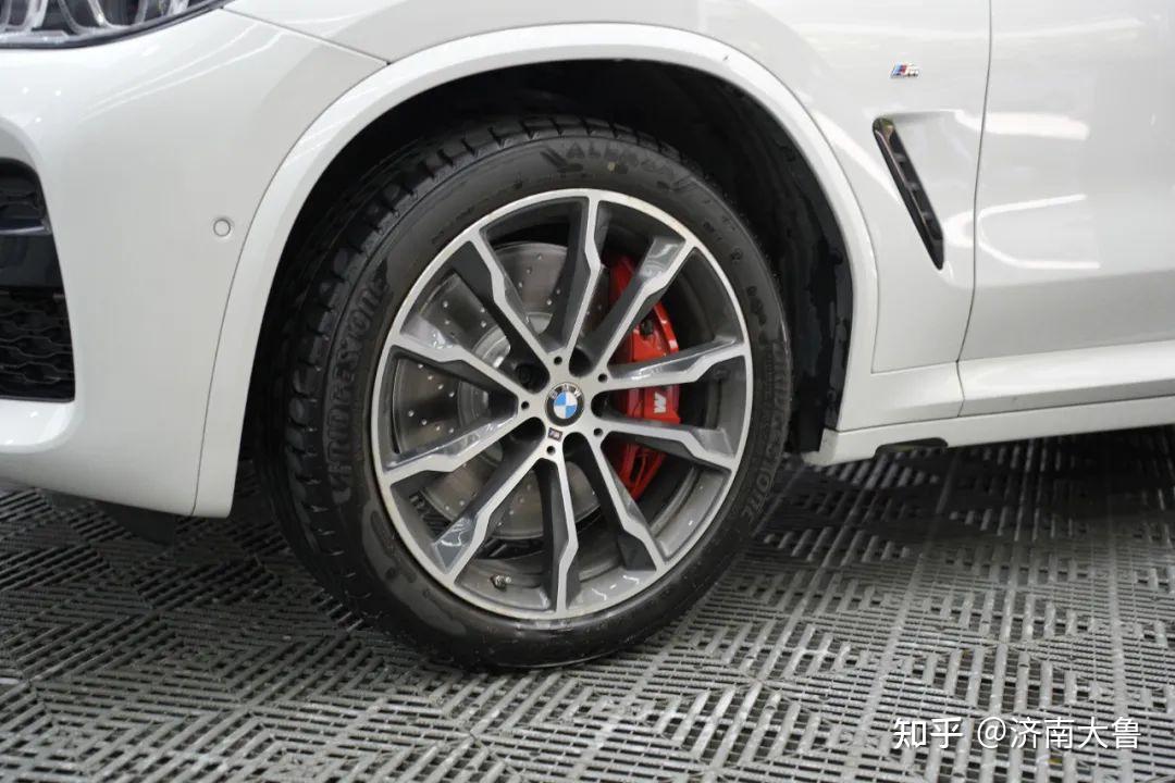 宝马x3升级mp刹车卡钳颜值与性能同在