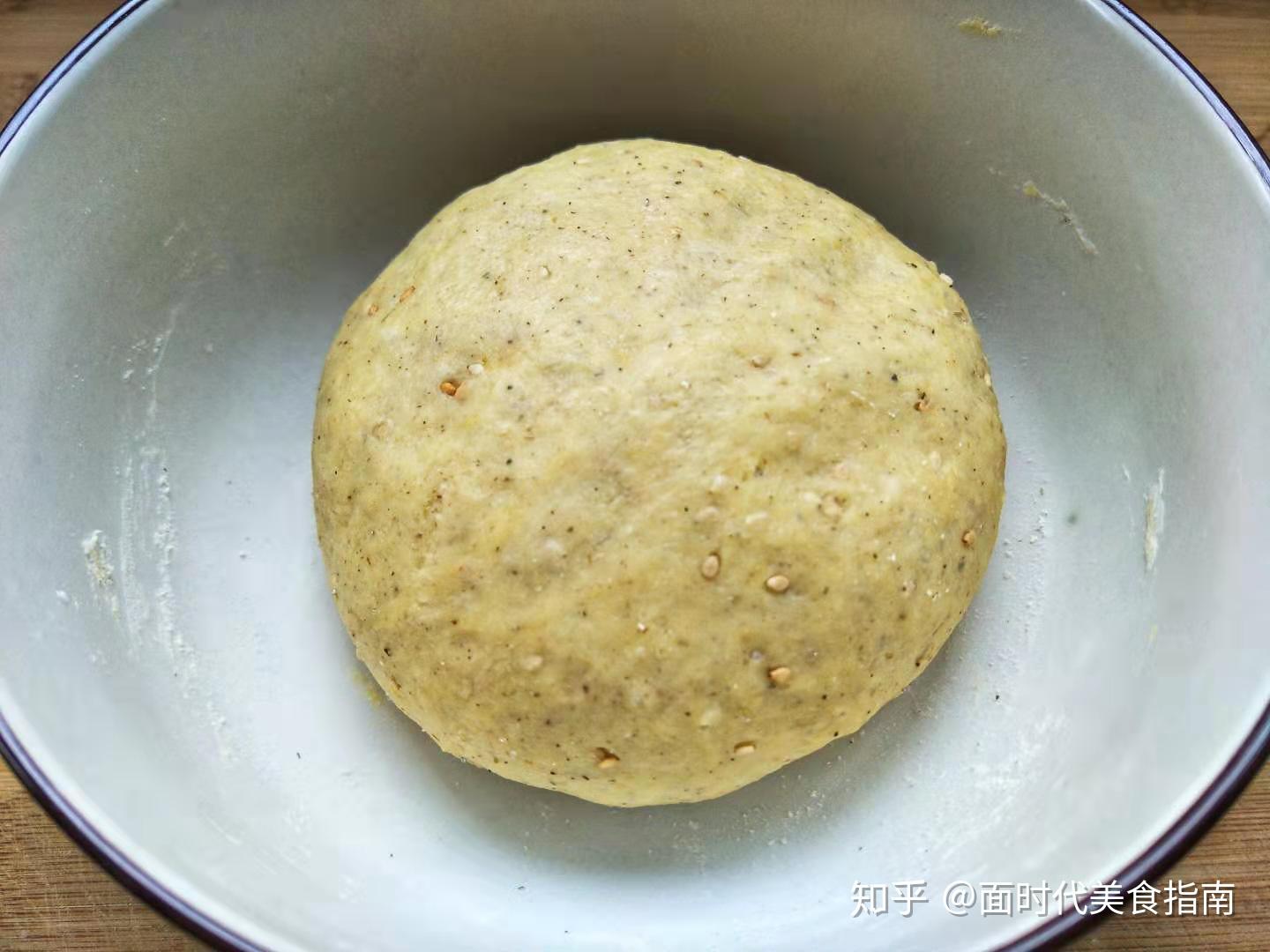 如何做发面小麻花 v2-93814a460a94829b9600eb15a591a3d4_r.jpg