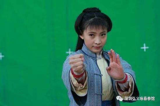 此时,共同学习的有船工梁二娣,二娣是洪门中人,精通六点半棍法.