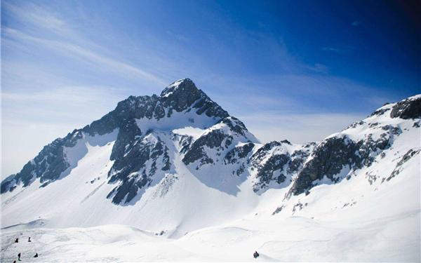 全世界离城市最近的雪山 玉龙雪山 知乎